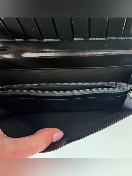 Gucci Bamboo Zip Around Wallet Black Nylon Patent Leather Trim - Picture 7 of 9